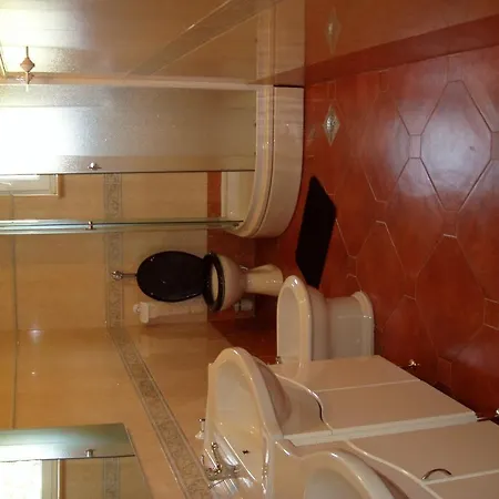 Palace 3*